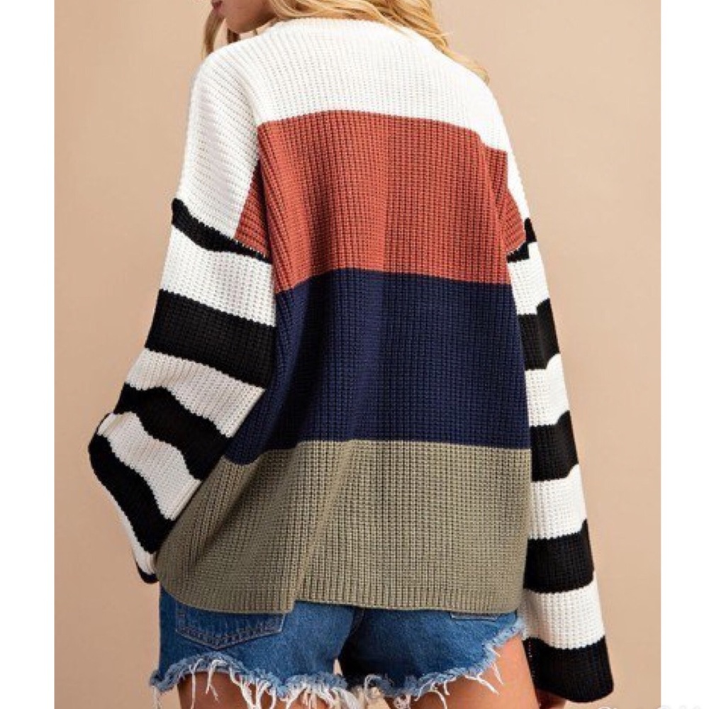 Last 1️⃣ Color Block Bell Sleeve Sweater - Picture 4 of 5